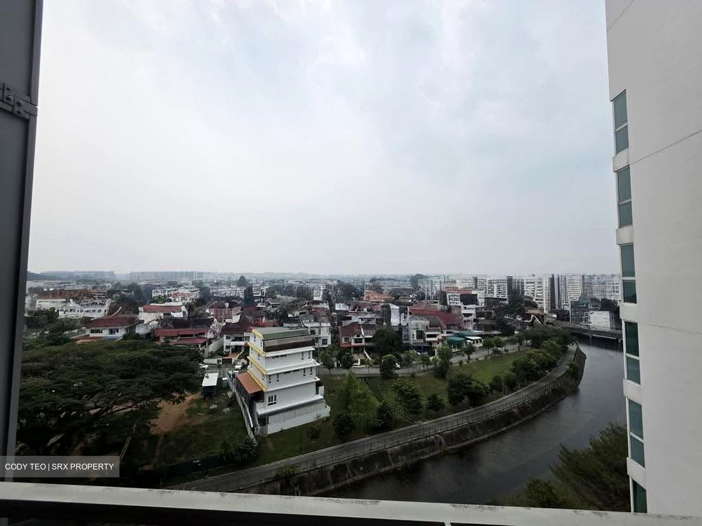 1 Canberra (D27), Condominium #618334571